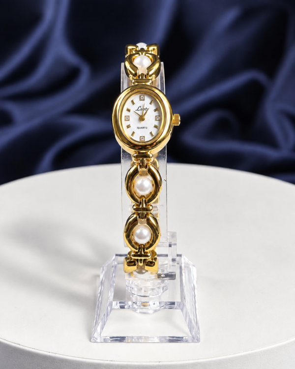 Lustre Pearl Watch