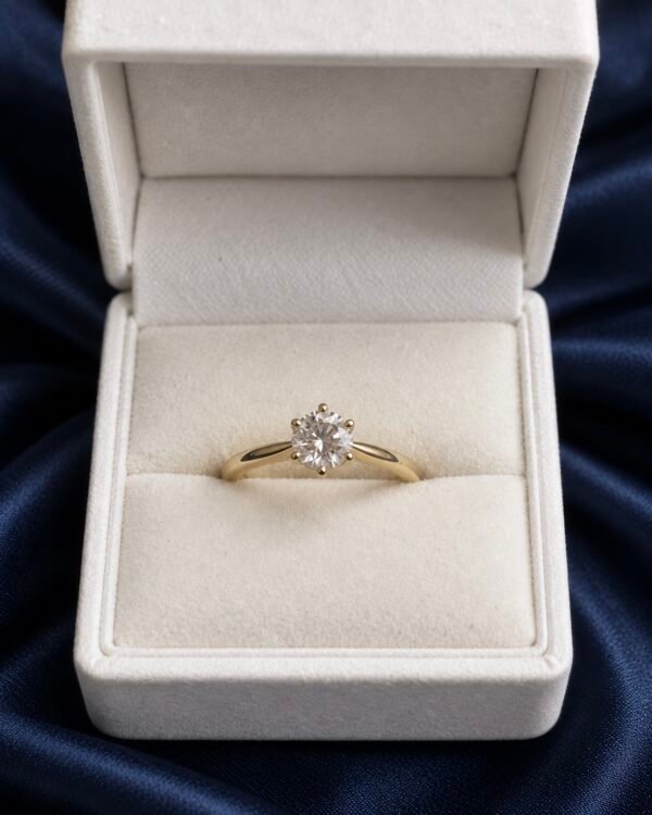 The Lumière Diamond Ring